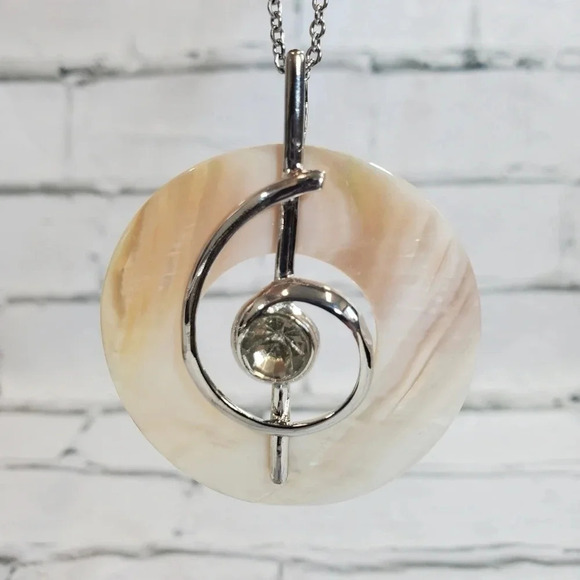 Delicate Mother of Pearl Shell Round Music Note with Cubic Zirconia Jeweled - Picture 6 of 12